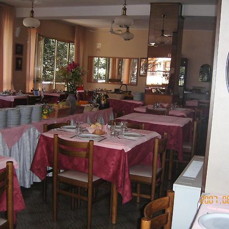 Hotel Marselli Rimini Exterior photo
