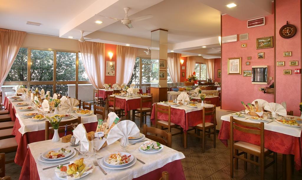Hotel Marselli Rimini Exterior photo